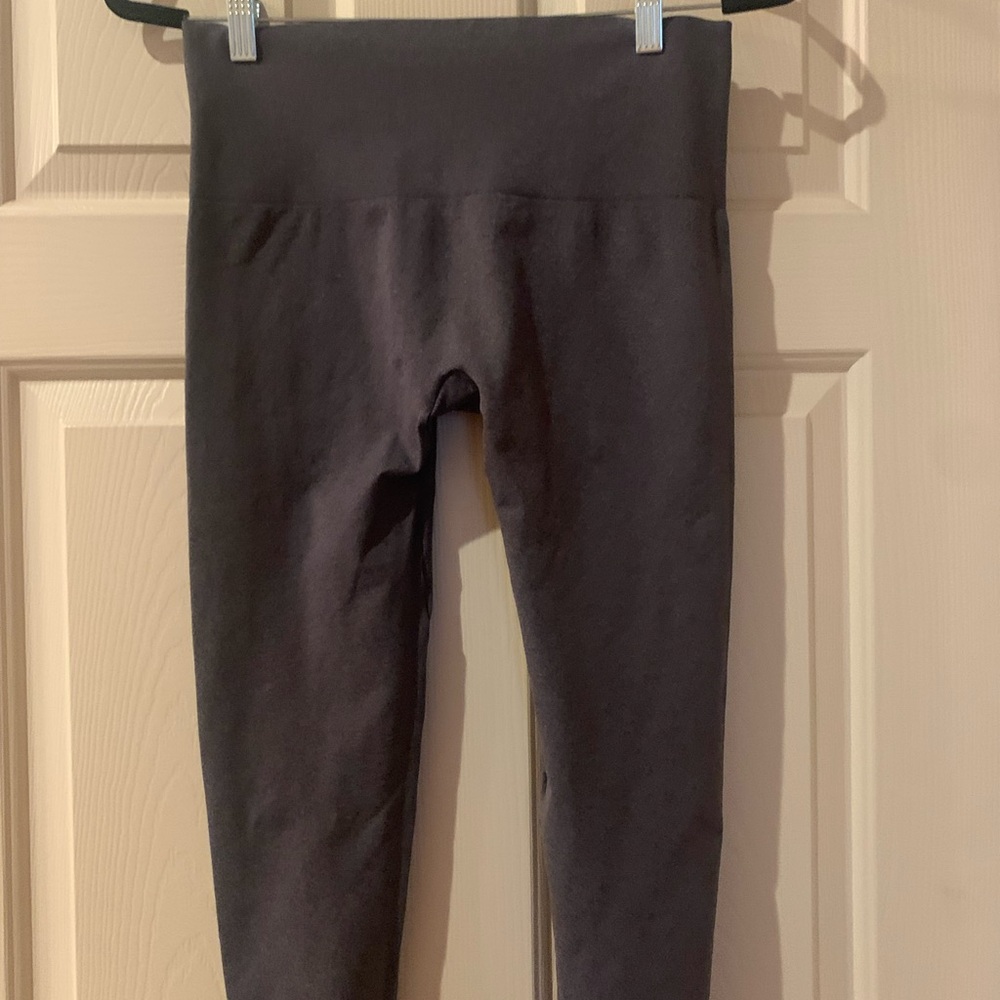Slim Me Gray Capri Leggings